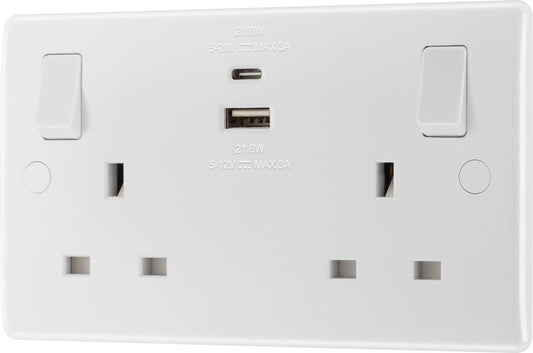 BG 2 Gang 13a Switched Socket With Outboard Rockers + 2 x USB (2.1A) White