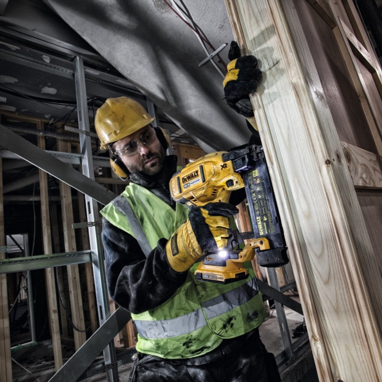 DeWalt 18V XR Li-Ion Brushless 18G Finish Nailer - Naked