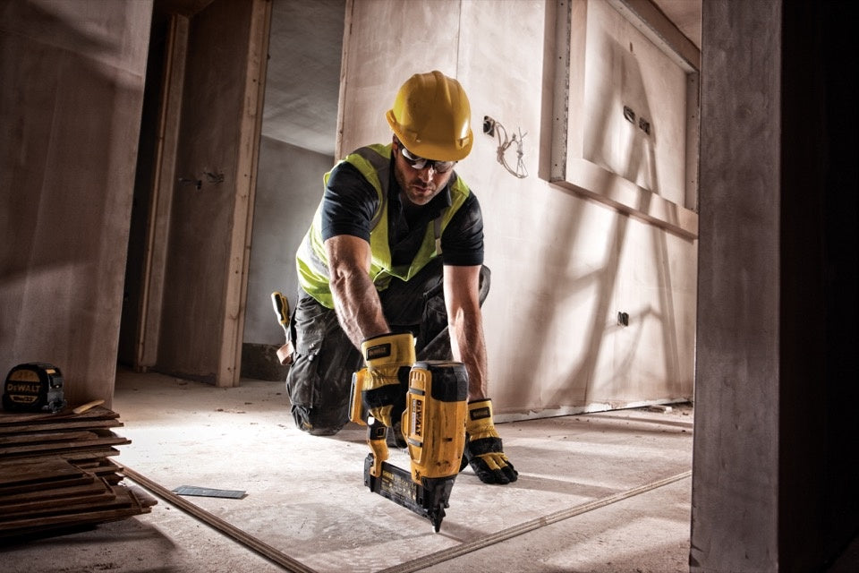 DeWalt 18V XR Li-Ion Brushless 18G Finish Nailer - Naked