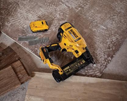 DeWalt 18V XR Li-Ion Brushless 18G Finish Nailer - Naked