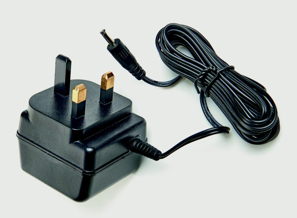 Premier L Shape Adaptor With 2m Jack Plug 4.5vdc