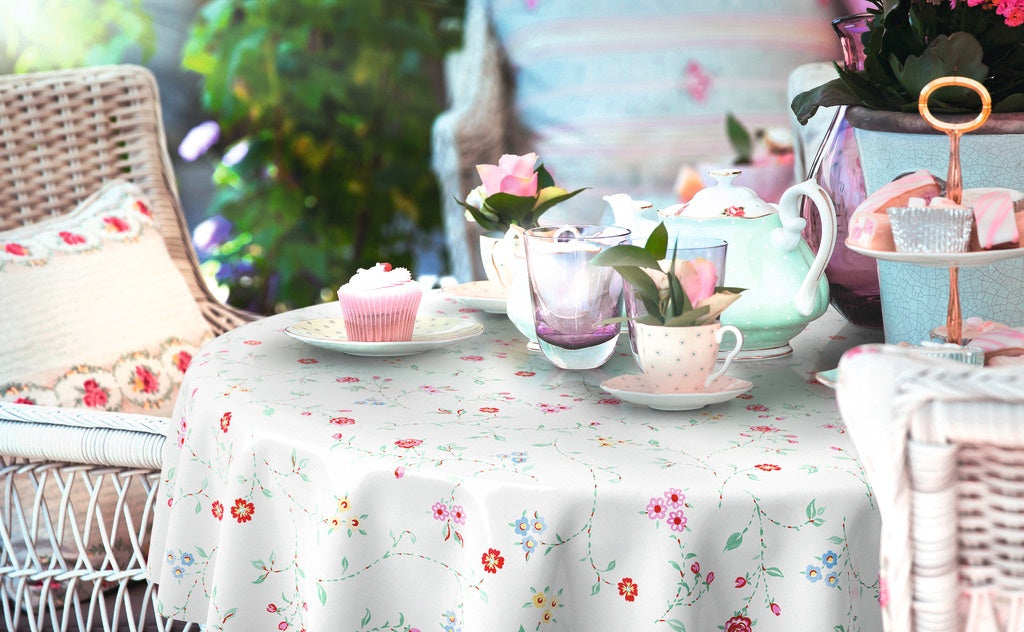 d-c-fixÂ® Manhattan Tablecloth - Bella Creme
