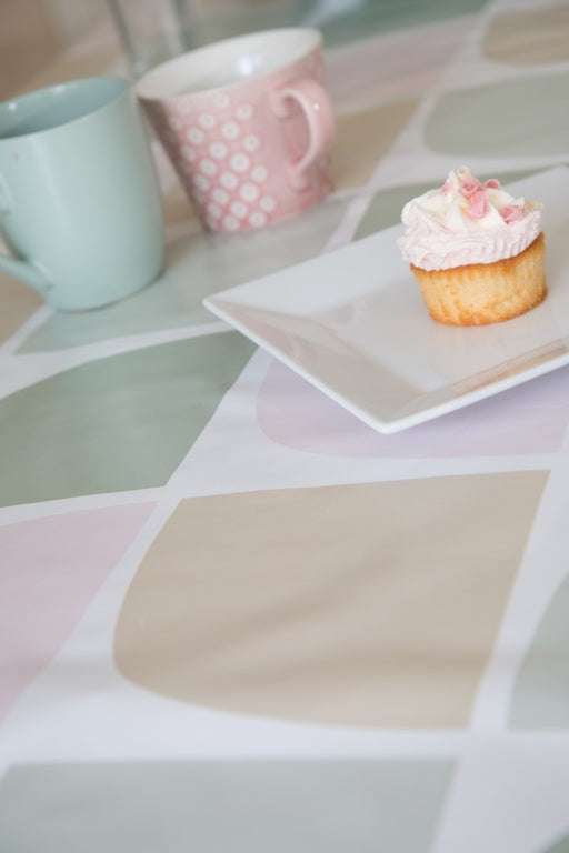 d-c-fixÂ® Manhattan Tablecloth - Dotty