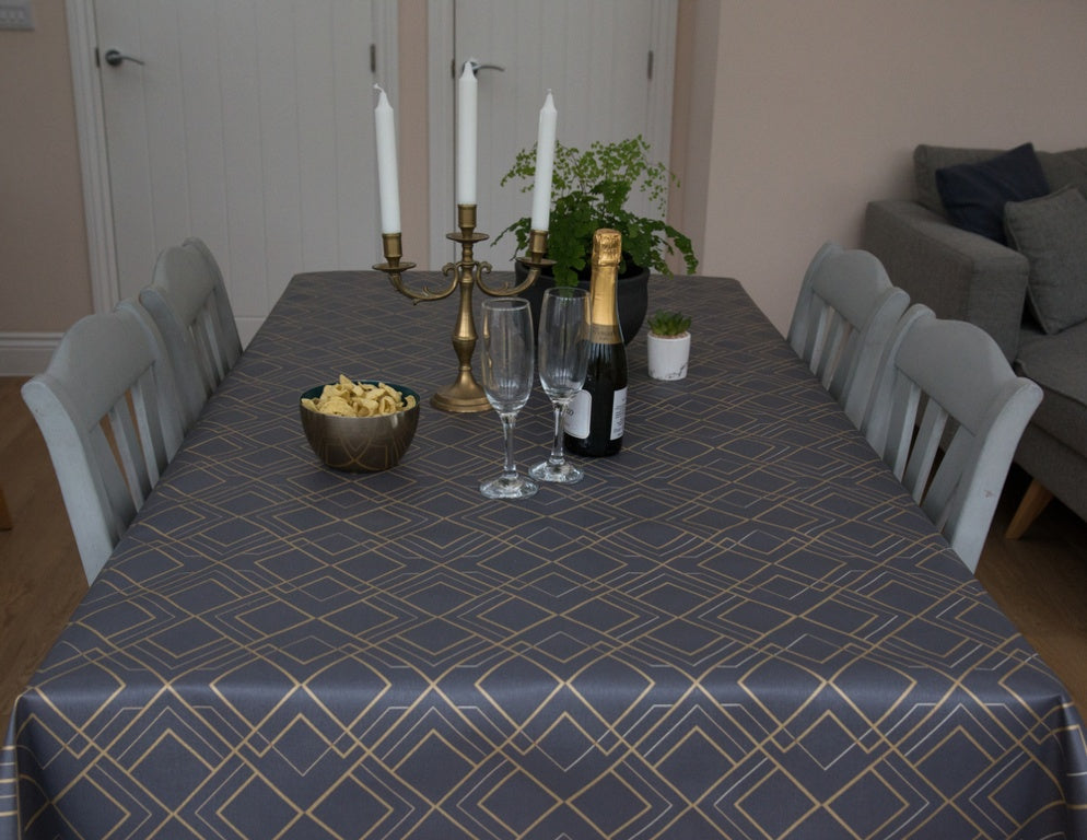 d-c-fixÂ® Monte Carlo Tablecloth - Linas