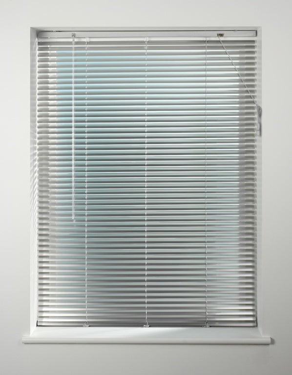 Universal Aluminium Venetian Blind 150cm Silver