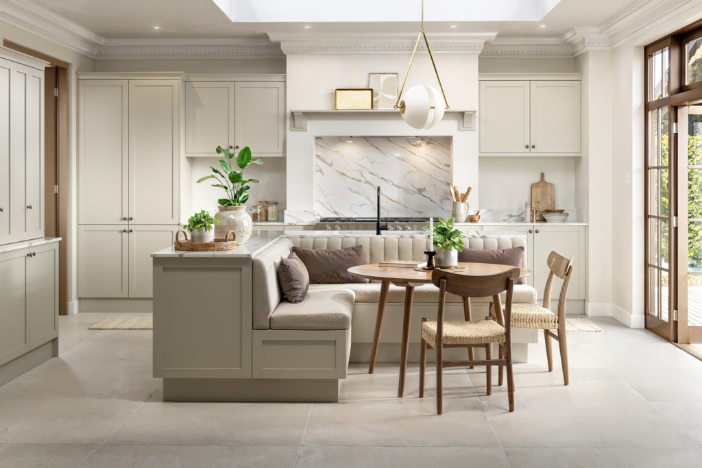 Chippendale Monarch Kitchen 8 Piece Straight Layout Example