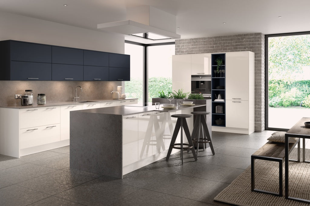 Chippendale Super Gloss White Kitchen 8 Piece Straight Layout Example