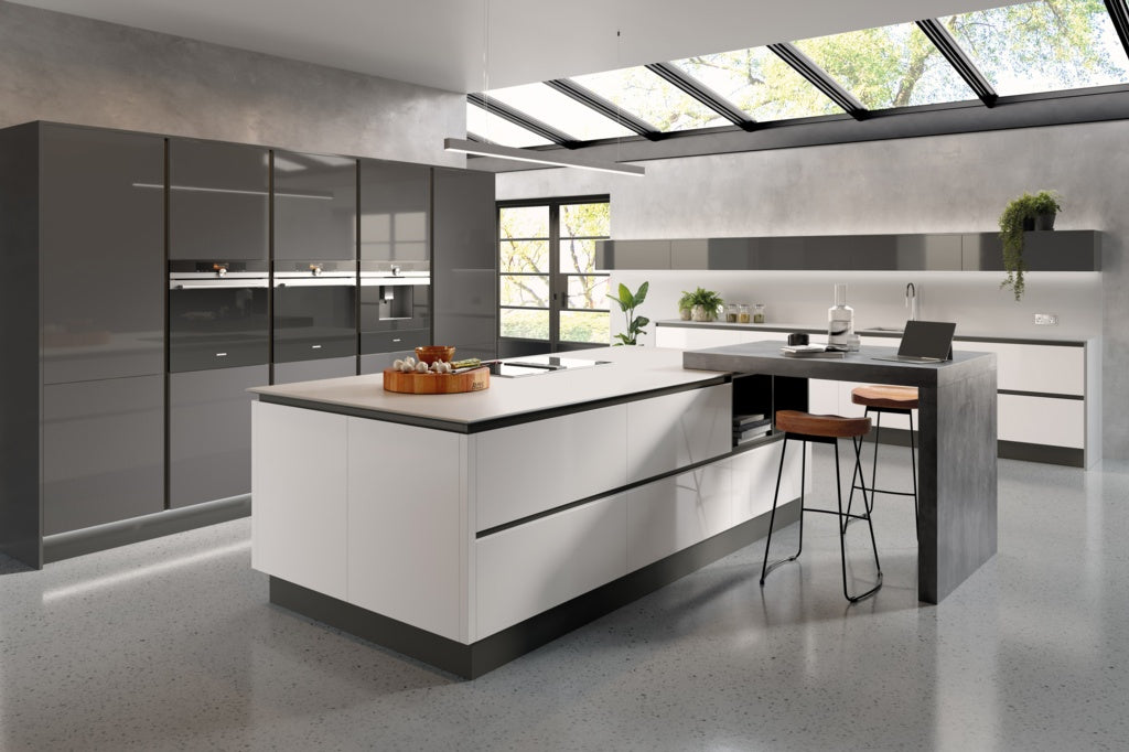 Chippendale Oblique Gloss Kitchen 8 Piece Straight Layout Example