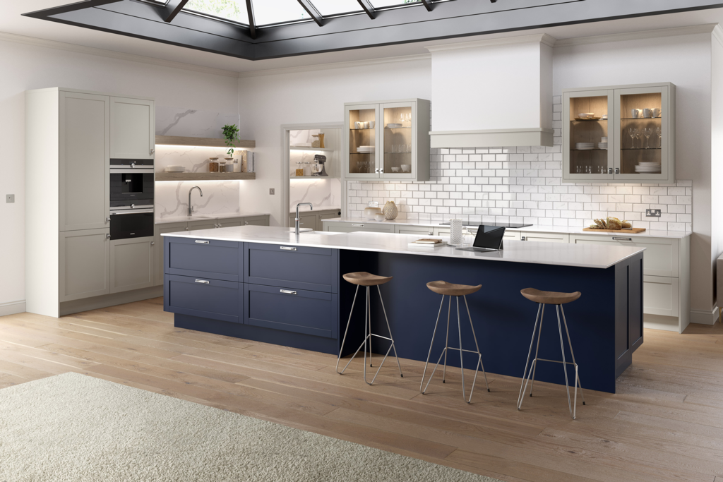 Chippendale Monarch Painted Kitchen 8 Piece Straight Layout Example