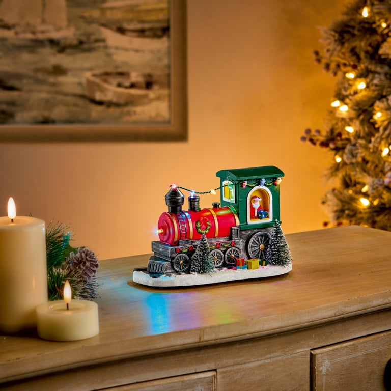 Premier Lit Santa In Train Scene 24.5cm
